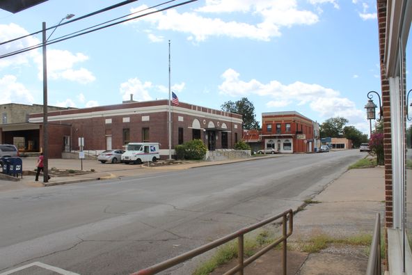 111 Nelson Rd, Yoakum, TX 77995